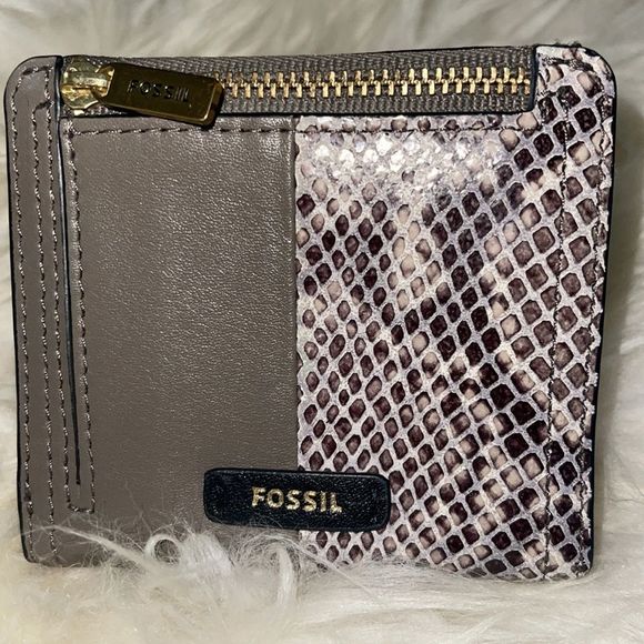 Sold 😀Fossil logan Zip small RFID Blocking snakeskin bifold wallet - Picture 2 of 10